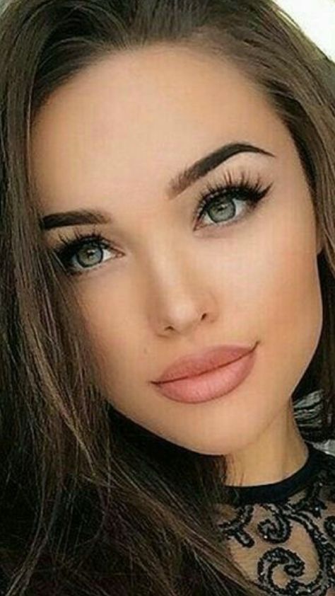 Elena R.